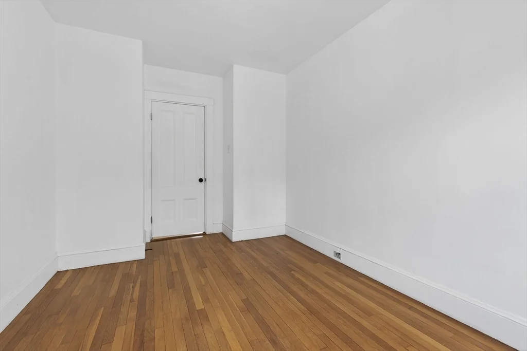 166 Elliot St, Newton Upper Falls