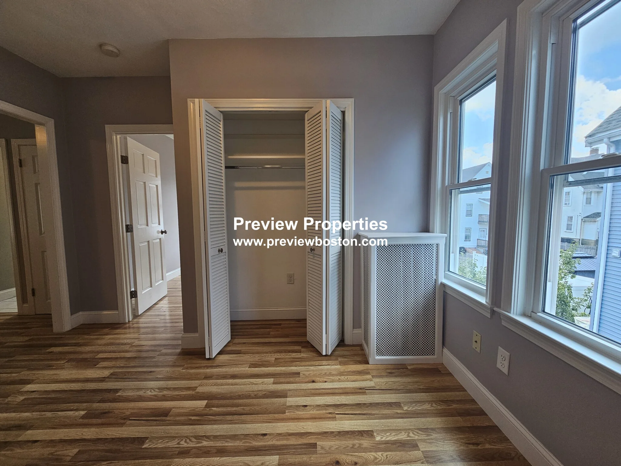 33 Linden St, Everett