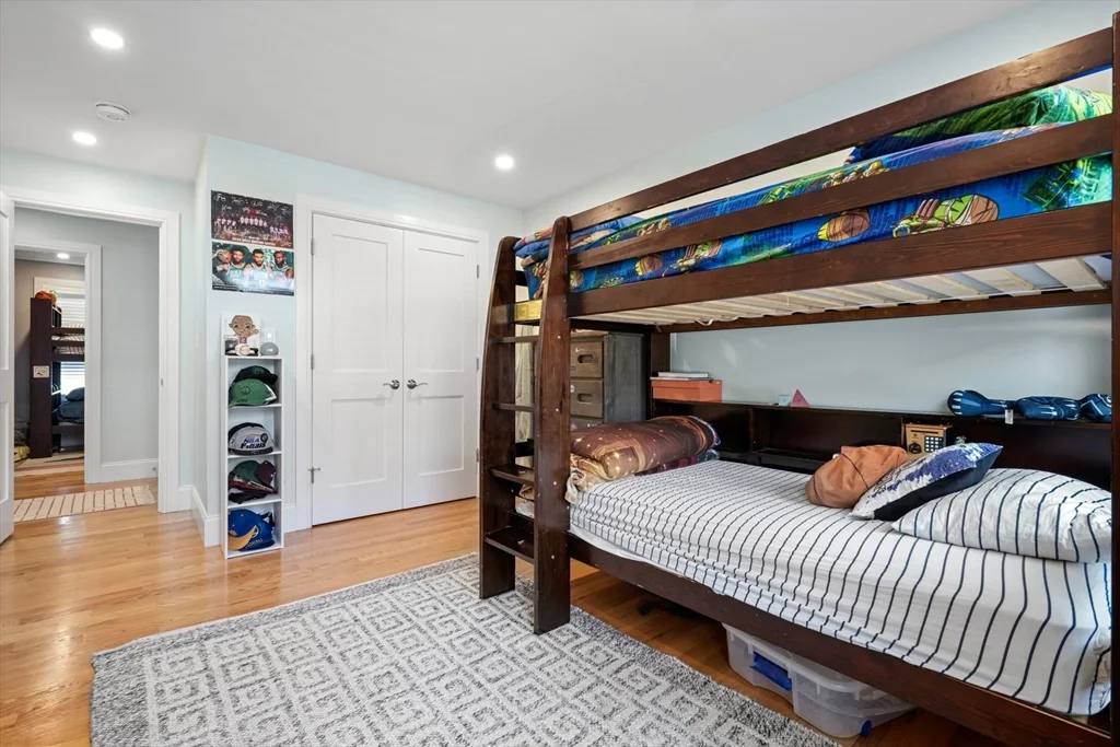99 Crafts St, Newtonville