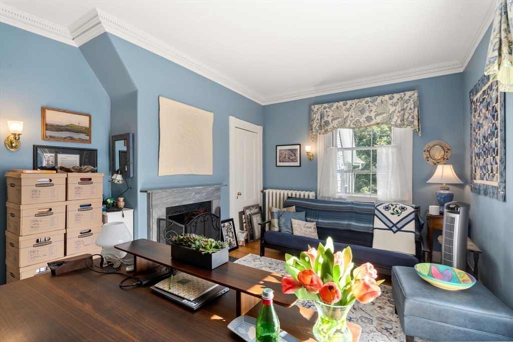 62 Old River Pl, Dedham