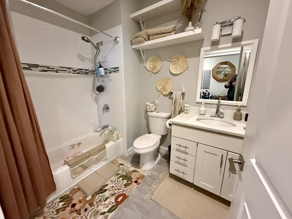 170 W Broadway St, South Boston