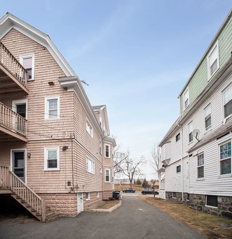60 Powder House Blvd, Tufts