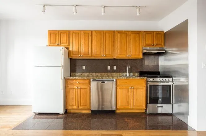 90 Warrenton St, Downtown