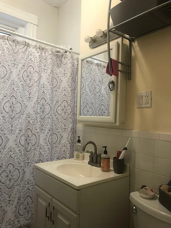 Studio bed, 1 bath apartment for rent at 1637 Commonwealth Ave Unit 3A, Brighton — photo 4 of 7