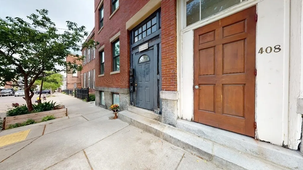 408 Sumner St, East Boston