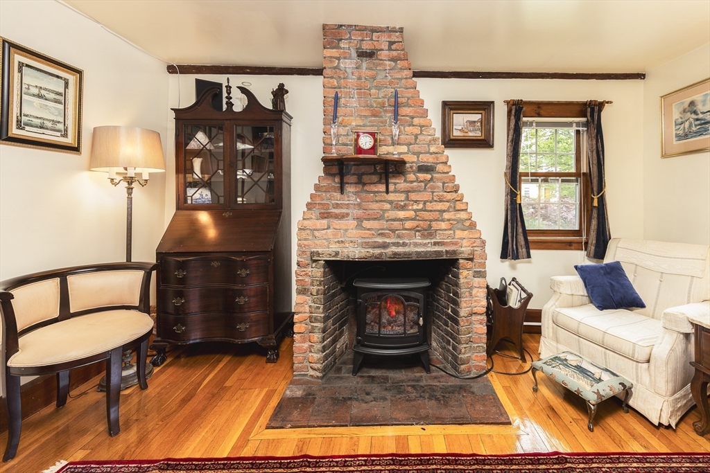 50 Rowland St, Marblehead