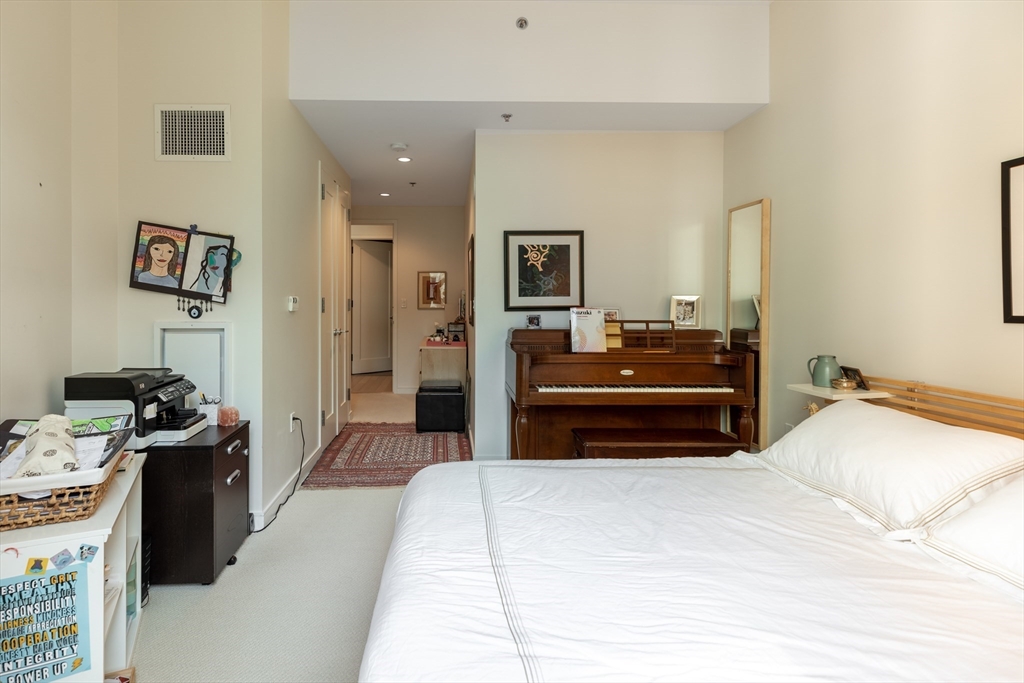 580 Washington St, Midtown