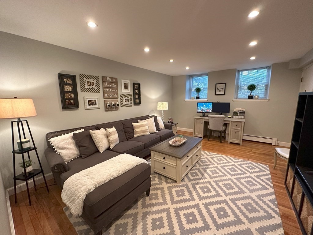 26 John, Coolidge Corner