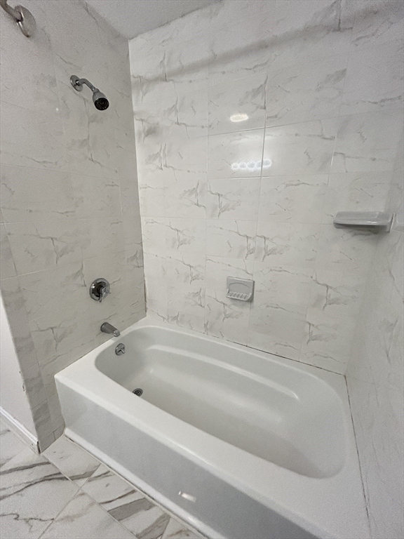 12 Homeward Ln, Natick