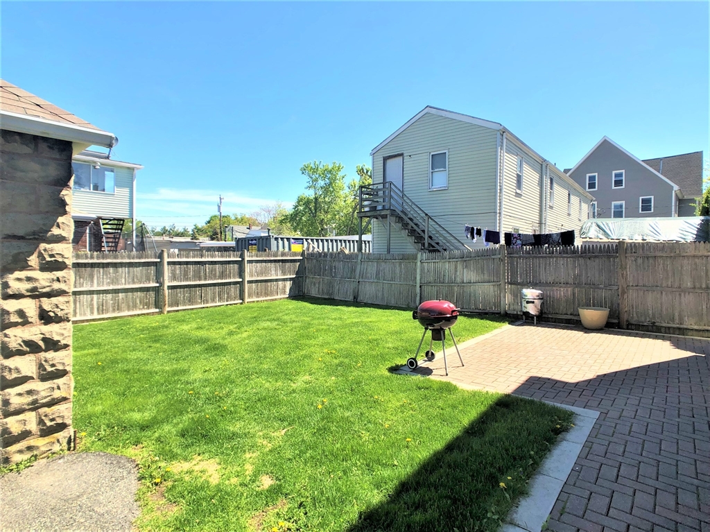 13 Benefit St, Waltham