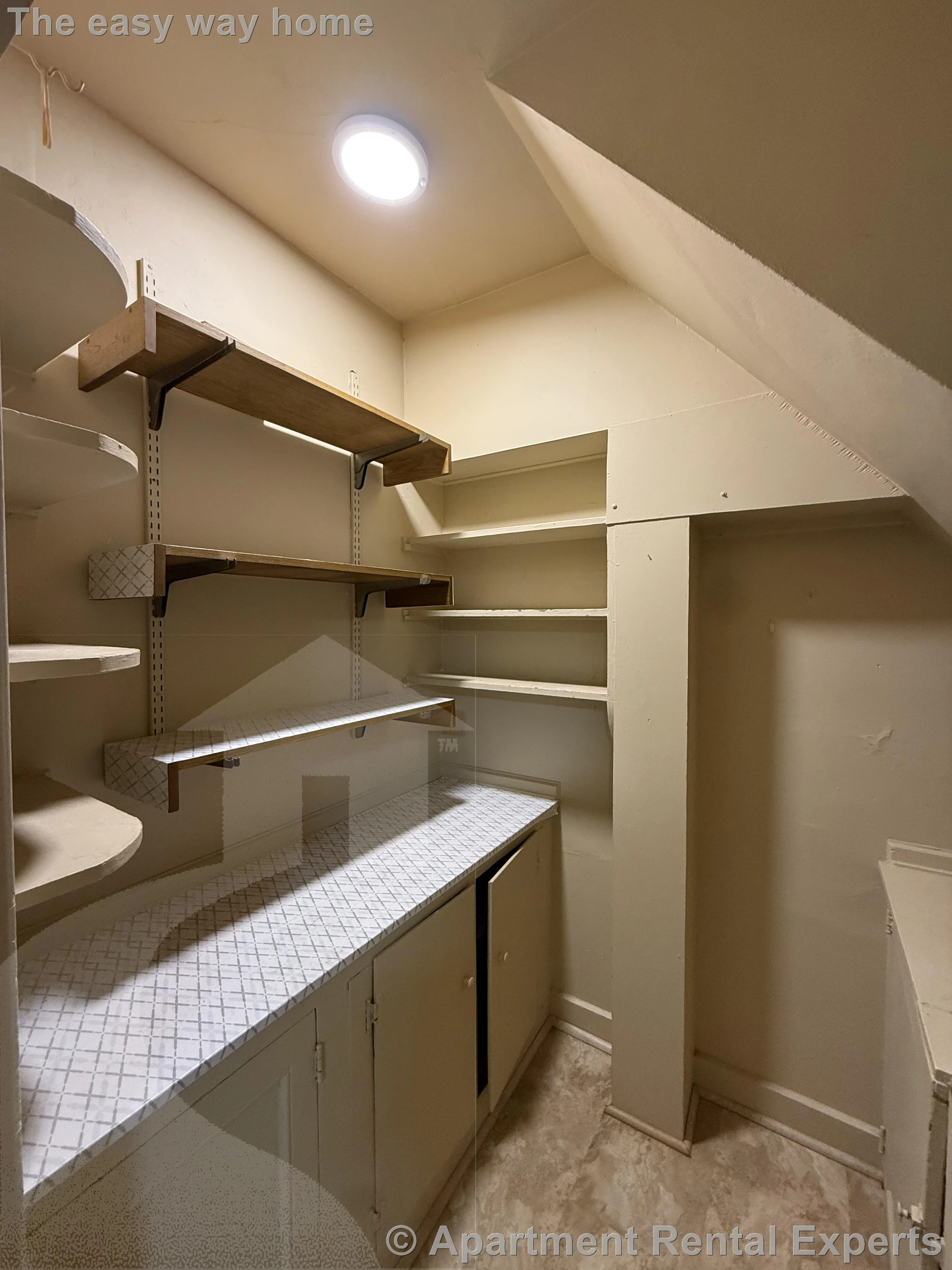 53 Oakland St, Medford Square