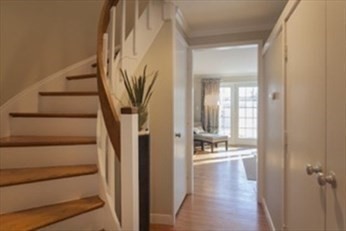 11 Oak St, Wellesley