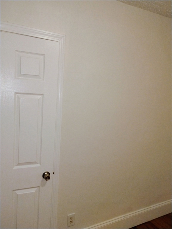 182 Walnut Ave, Roxbury