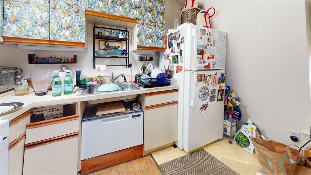 12 Lyman St, Waltham