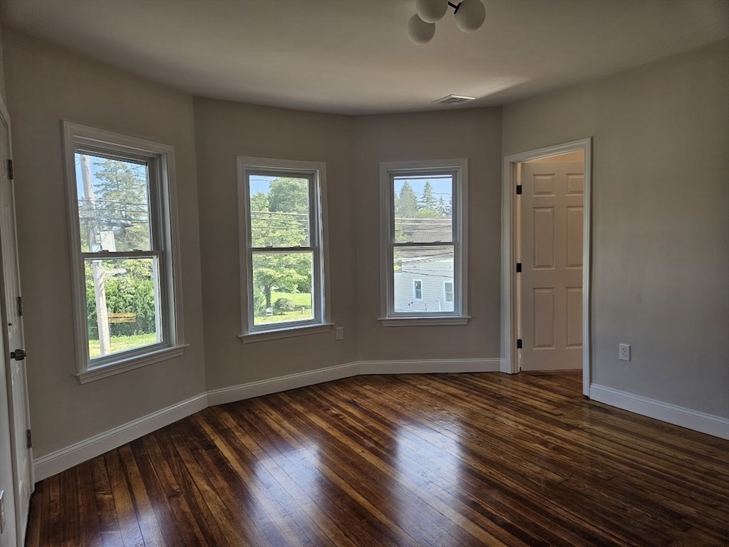 293 School St, Stoughton