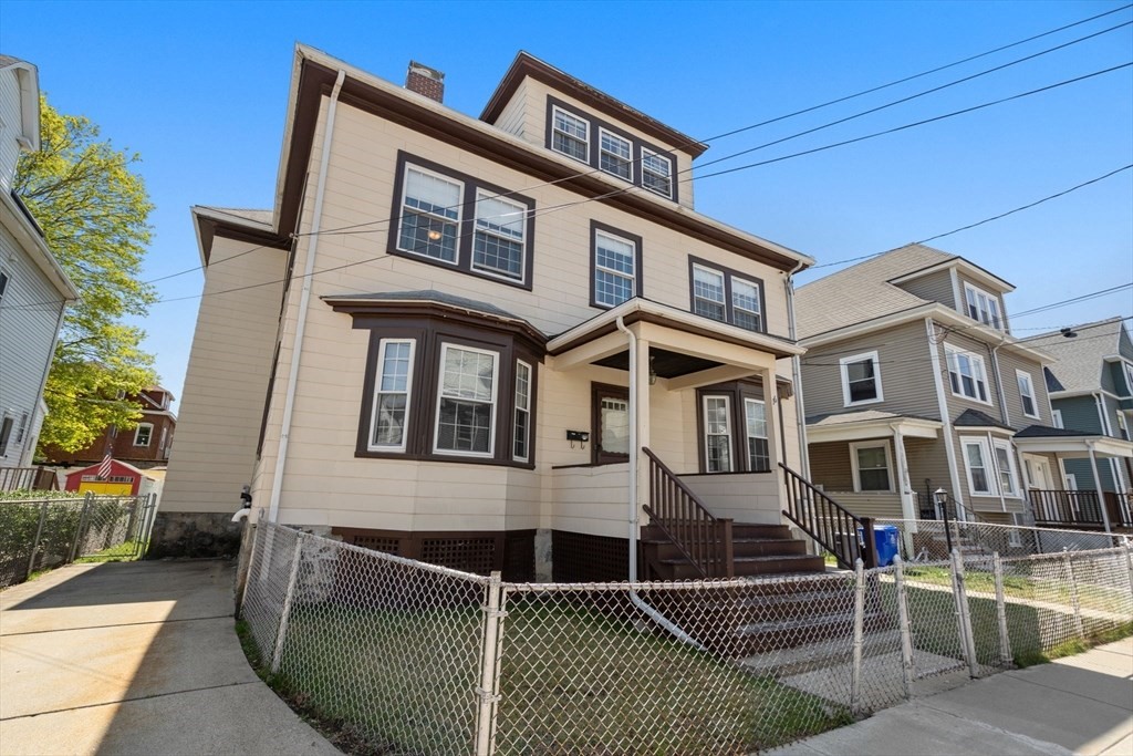 18 Newcastle Rd, Brighton