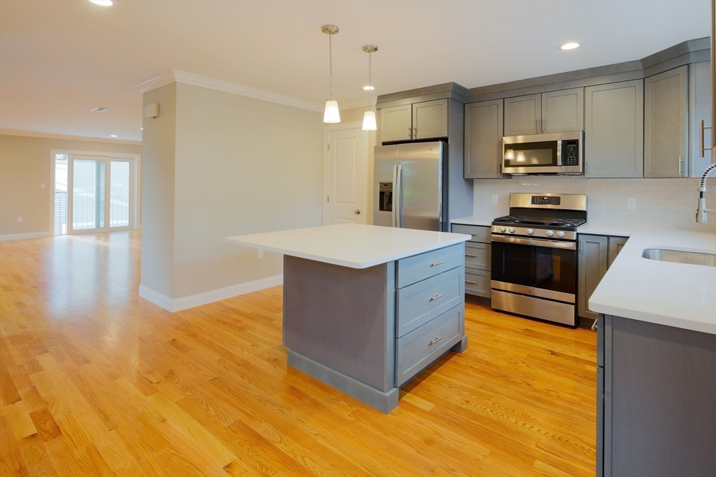 63 Bacon St, Waltham