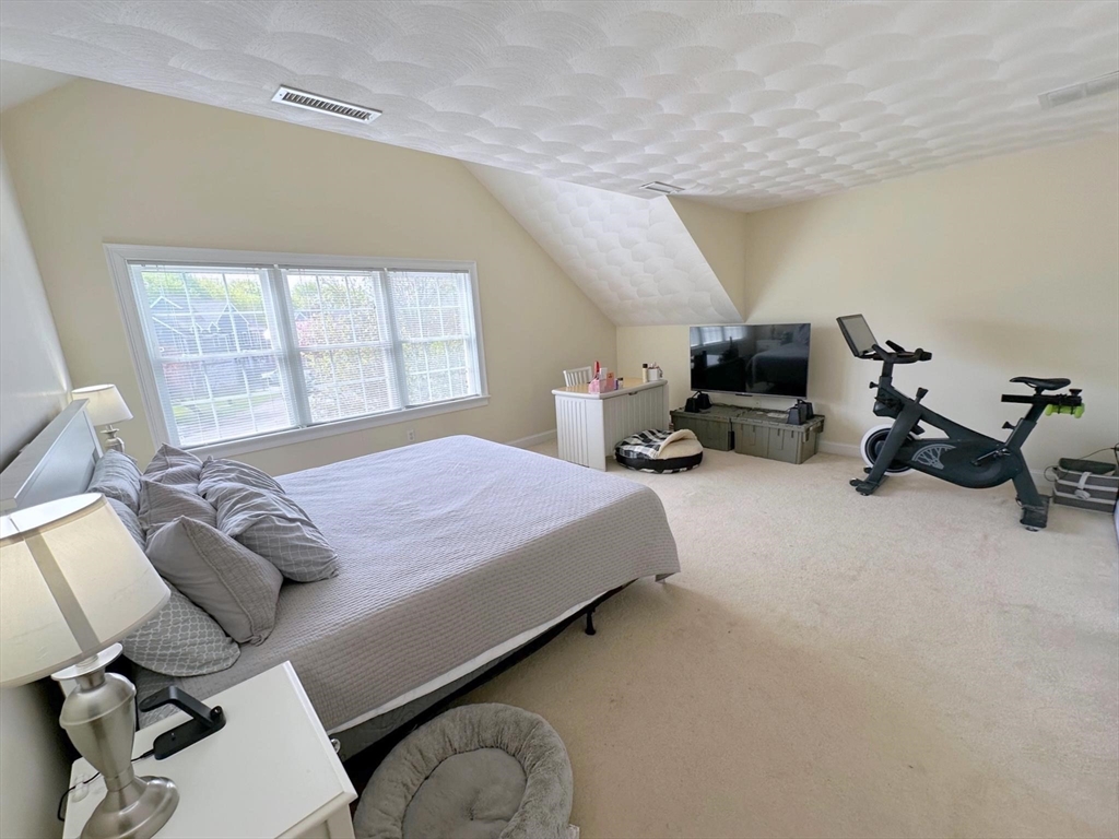 6 Farmers Circle, Arlington