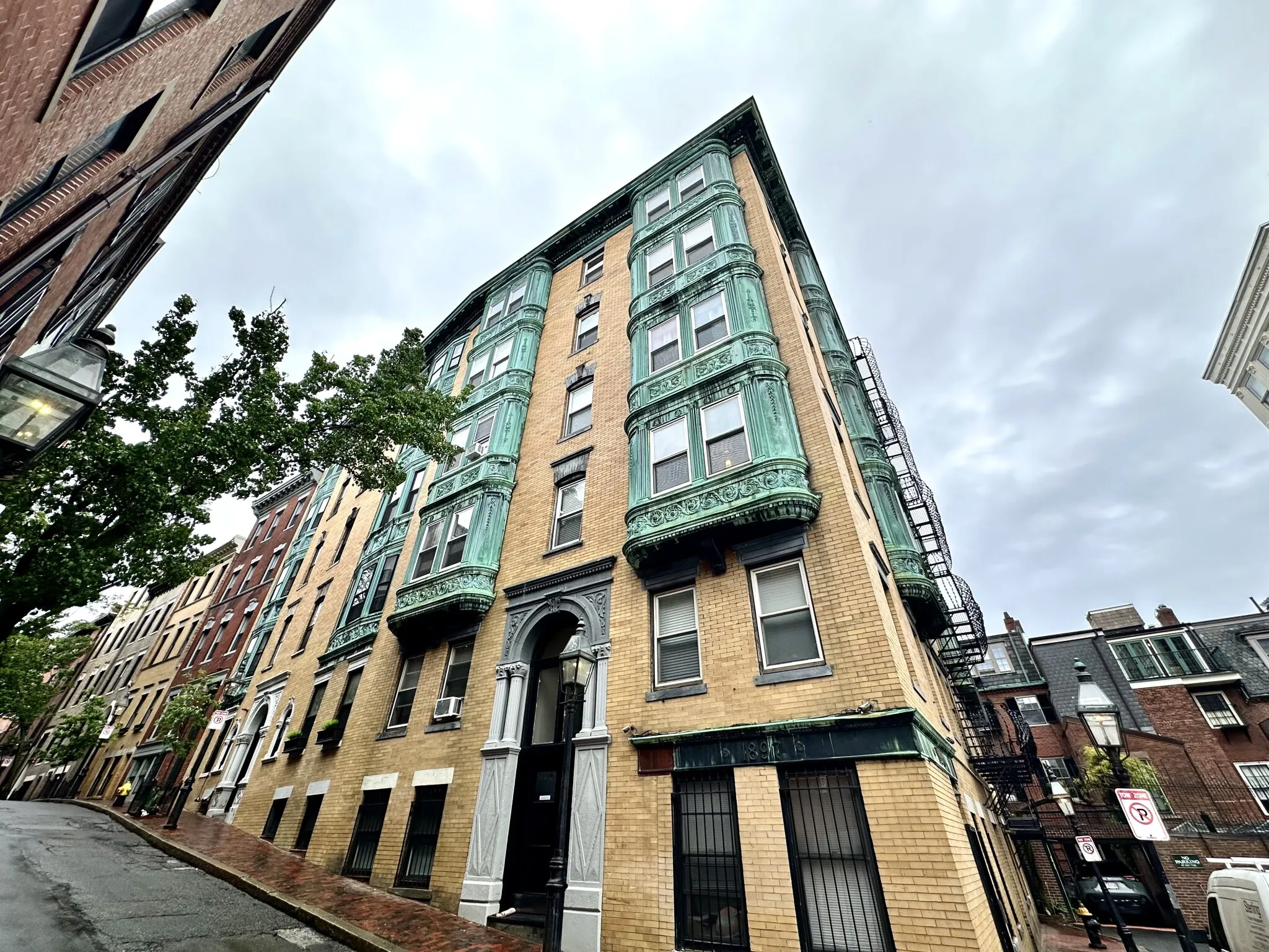 108 Myrtle St, Beacon Hill