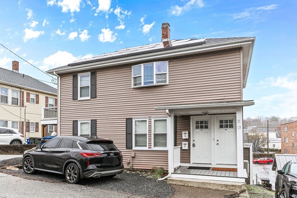 11 Town Hill St, Quincy