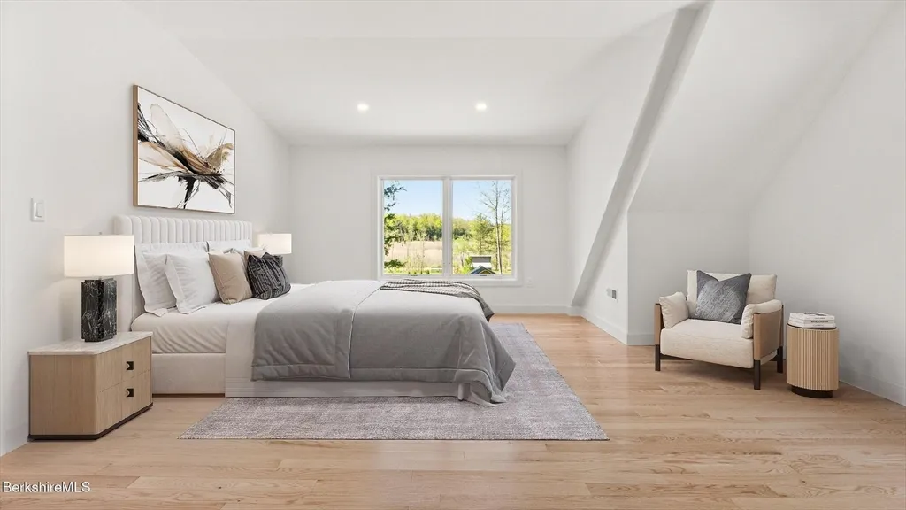 29 Chestnut Rd, Richmond