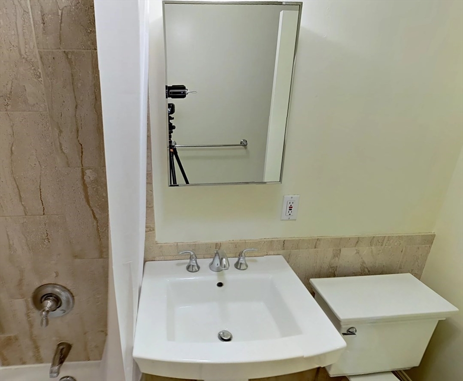 88 West Cedar St, Beacon Hill