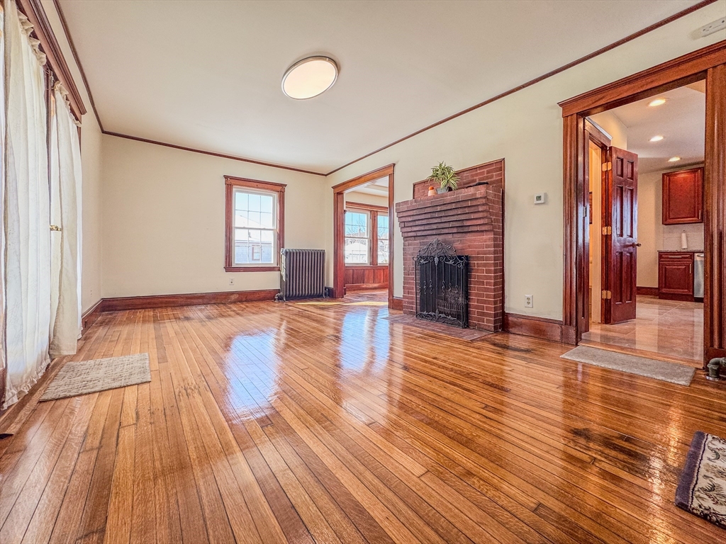 18 Albion Rd, Quincy