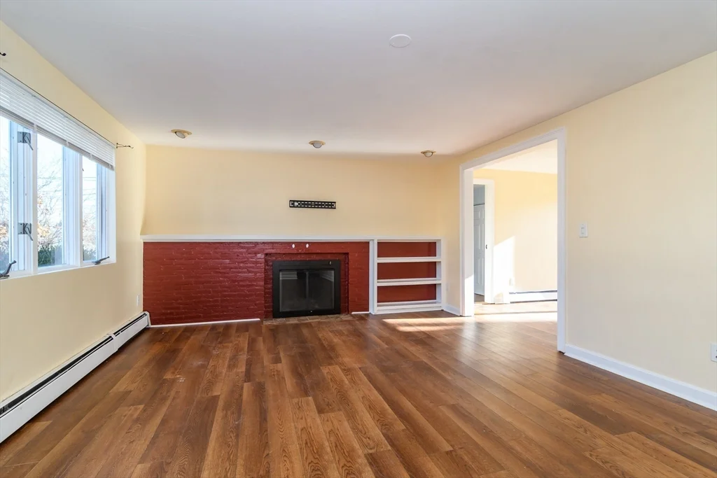 10 Spring Valley Rd, Natick