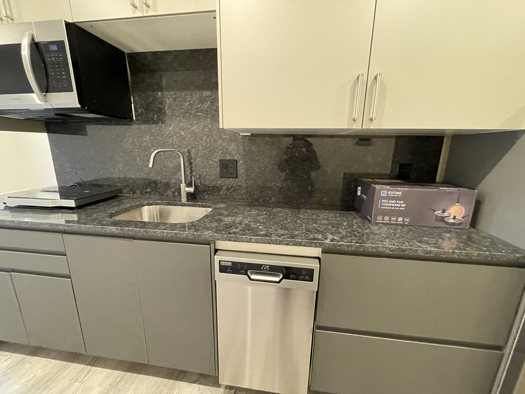 1028 Commonwealth Ave, Boston