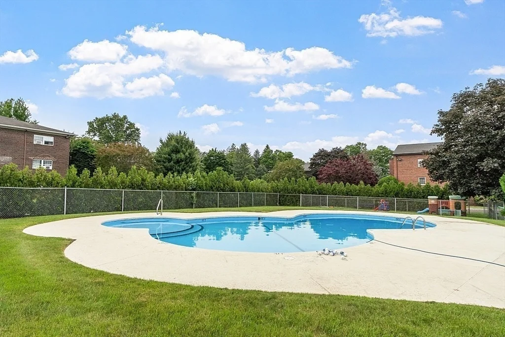 153 Milk St, Westborough