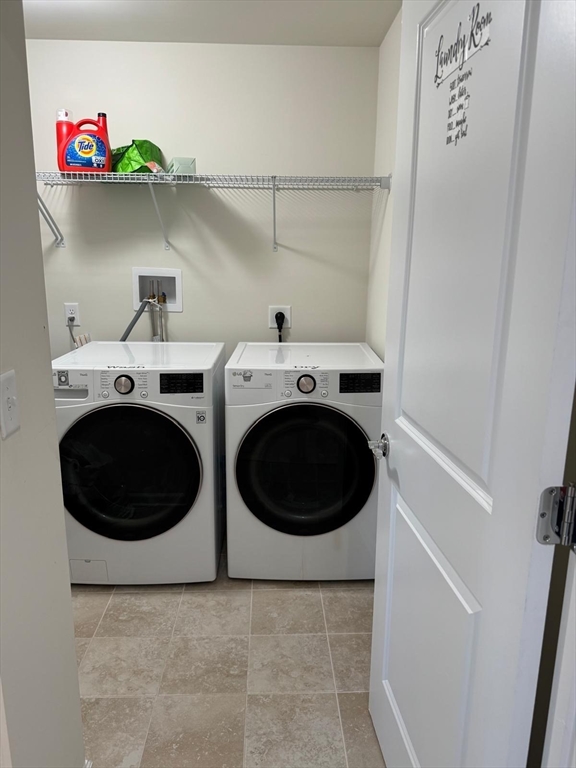 33 Poplar Ln, Hopkinton