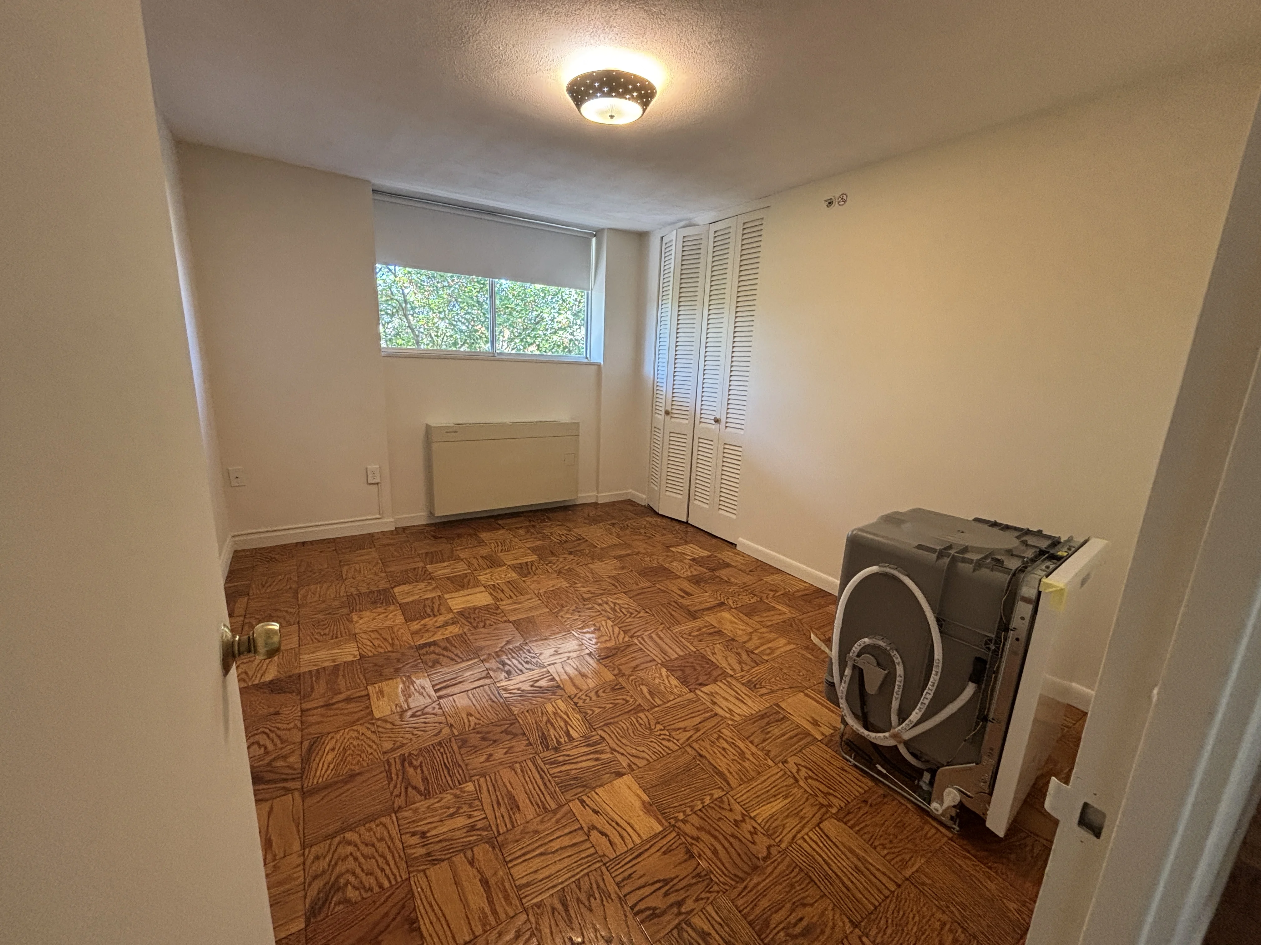 101 Monmouth St, Longwood