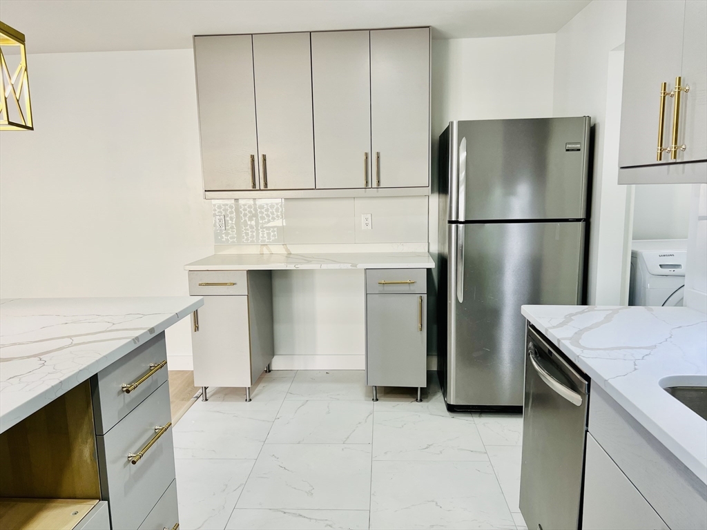 468 Brock Ave, South