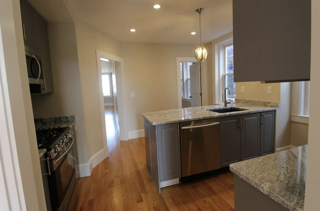 38 Frankfort St, East Boston