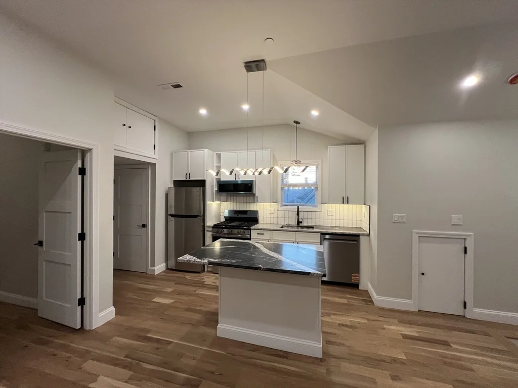 16 Harriet St, Brighton