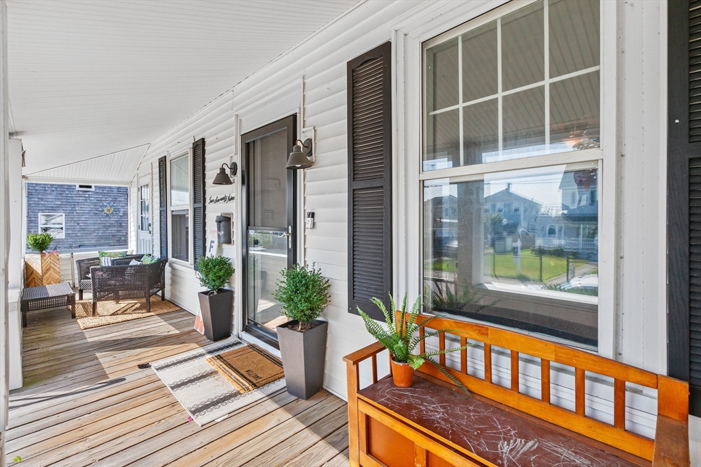 1079 Shirley St, Point Shirley