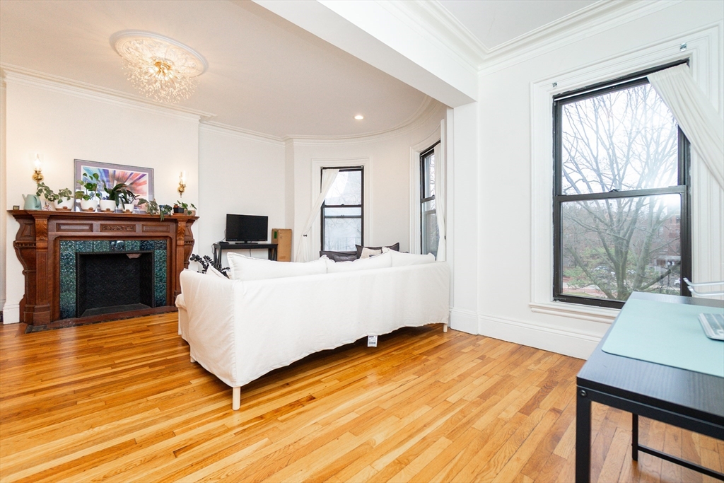 209 W Newton St, South End