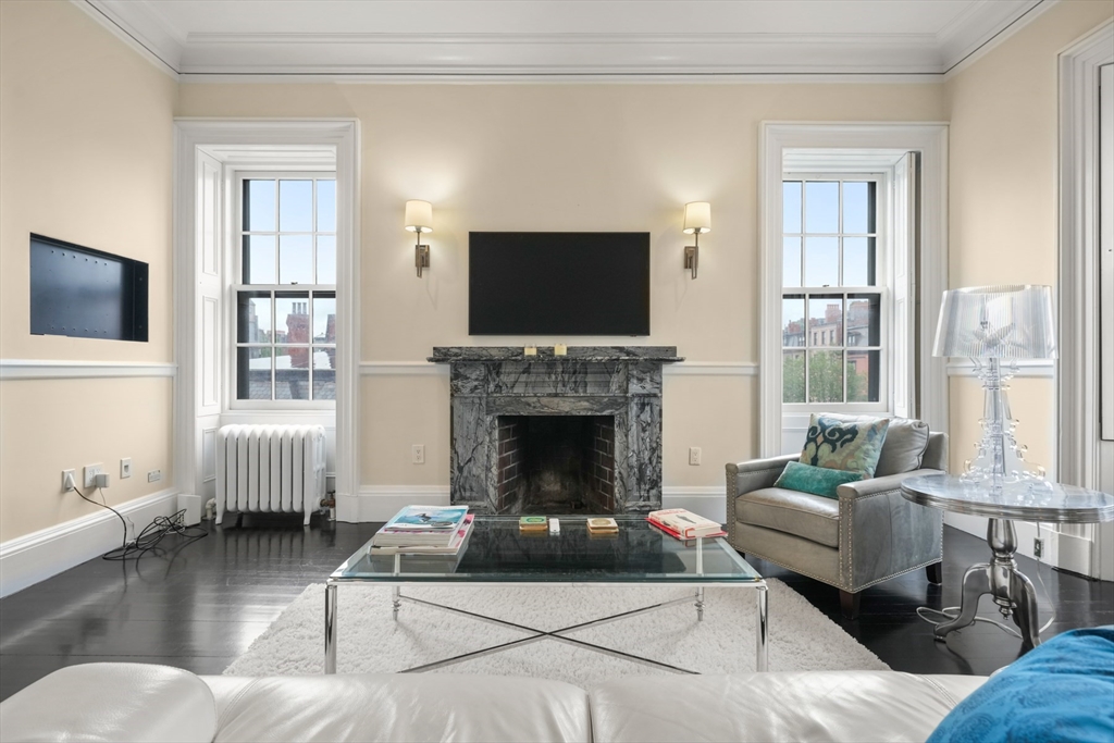 285 Clarendon St, Back Bay