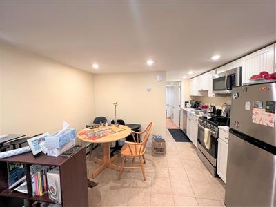 61 Walden St, Neighborhood Nine