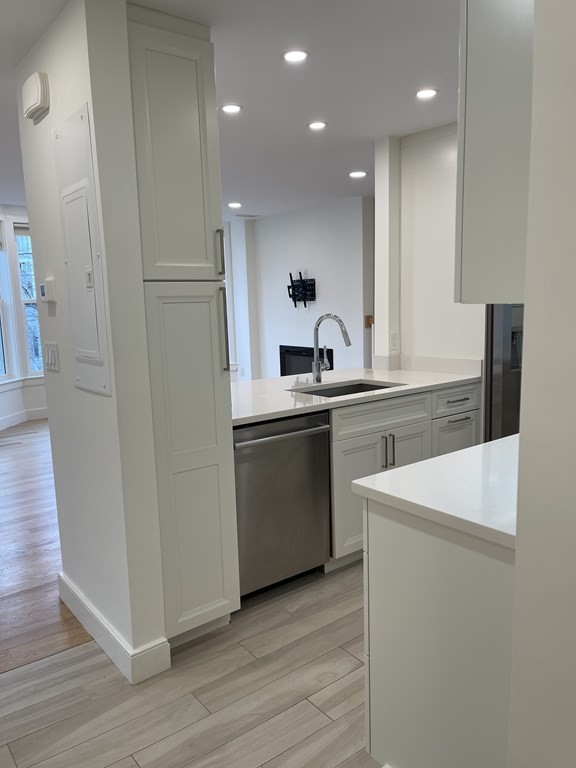 284 Sidney St, Cambridgeport