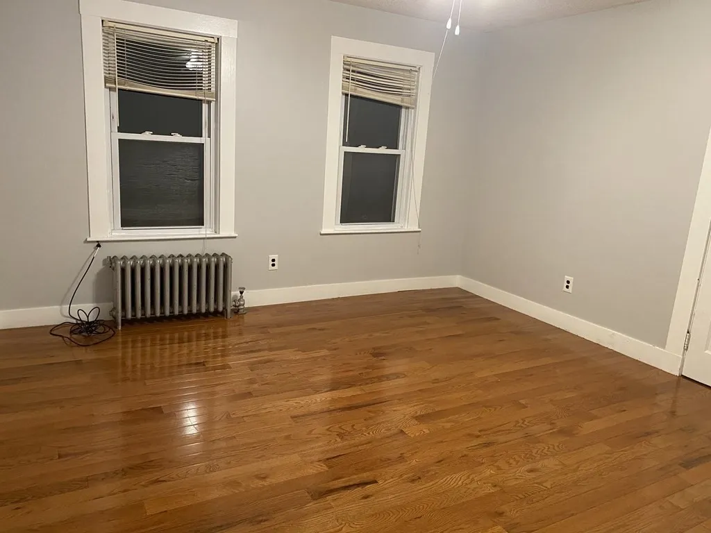 18 Walnut Rd, Winter Hill