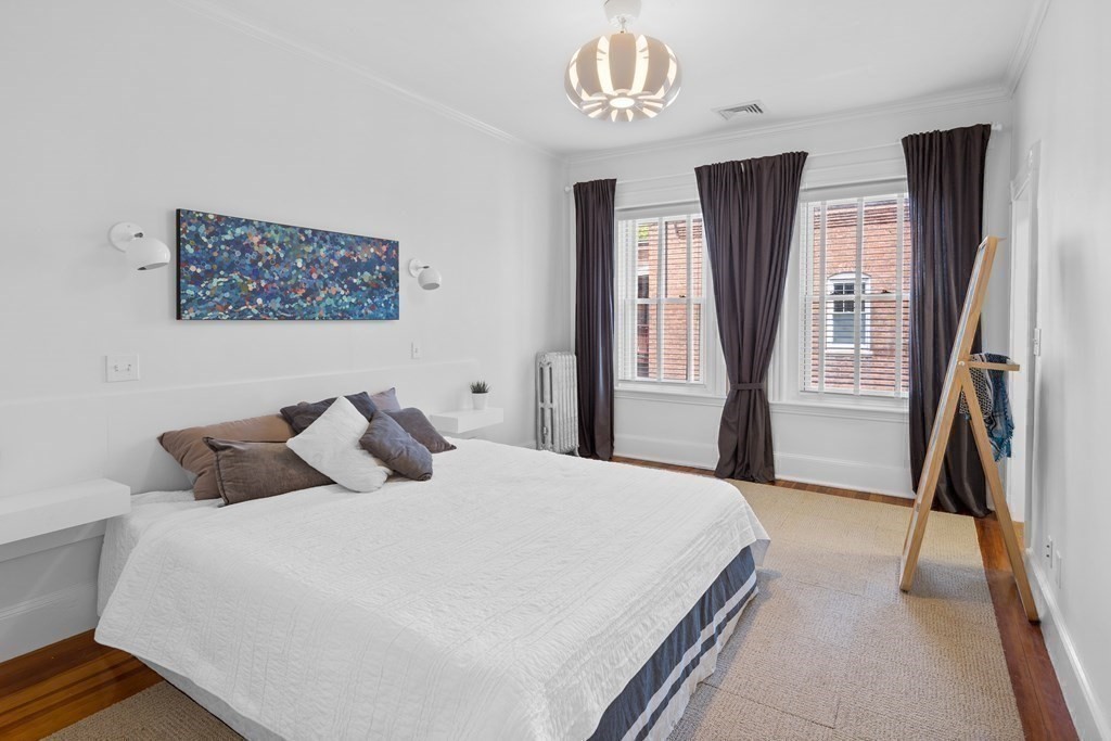 15 Grovenor Rd, Jamaica Plain