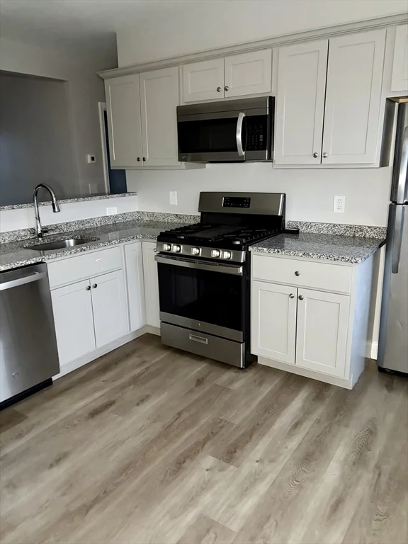 325 Snell, Fall River