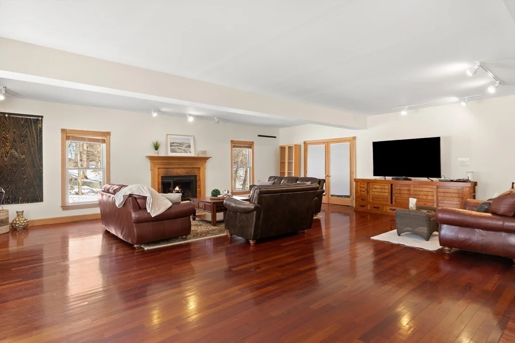 25 Pleasant St, Nahant