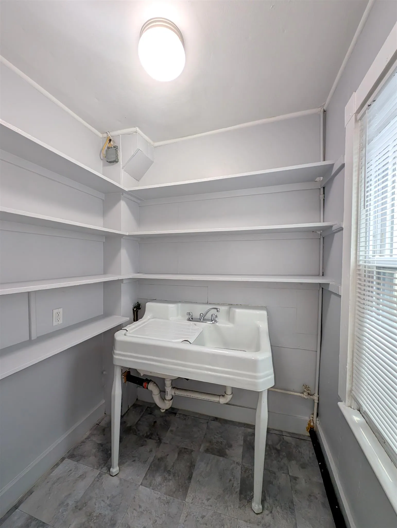 322 Beacon St, Ward Two