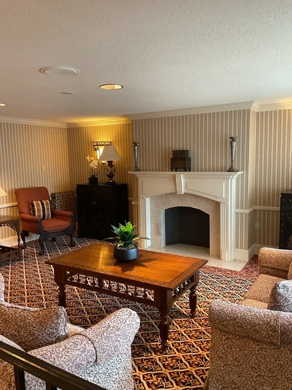 1006 Paradise Rd, Swampscott