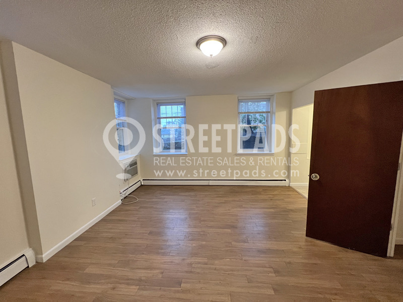 2018 Commonwealth Ave, Brighton