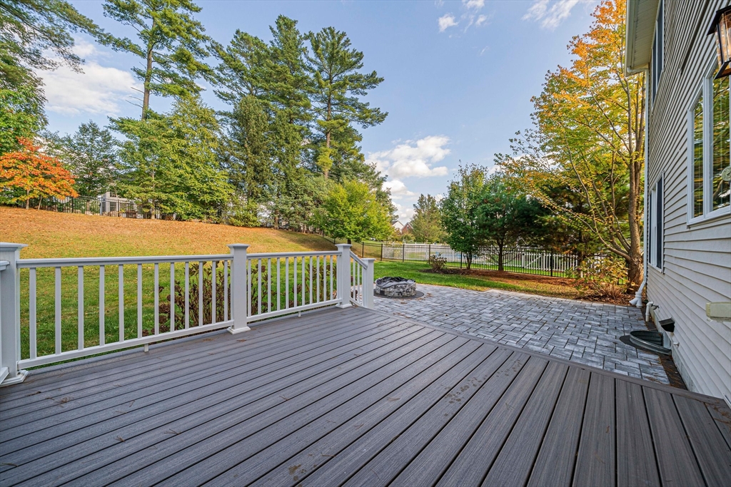 24 Endean Dr, Walpole