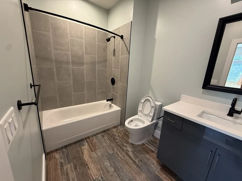 60 Cross Street East, East Somerville