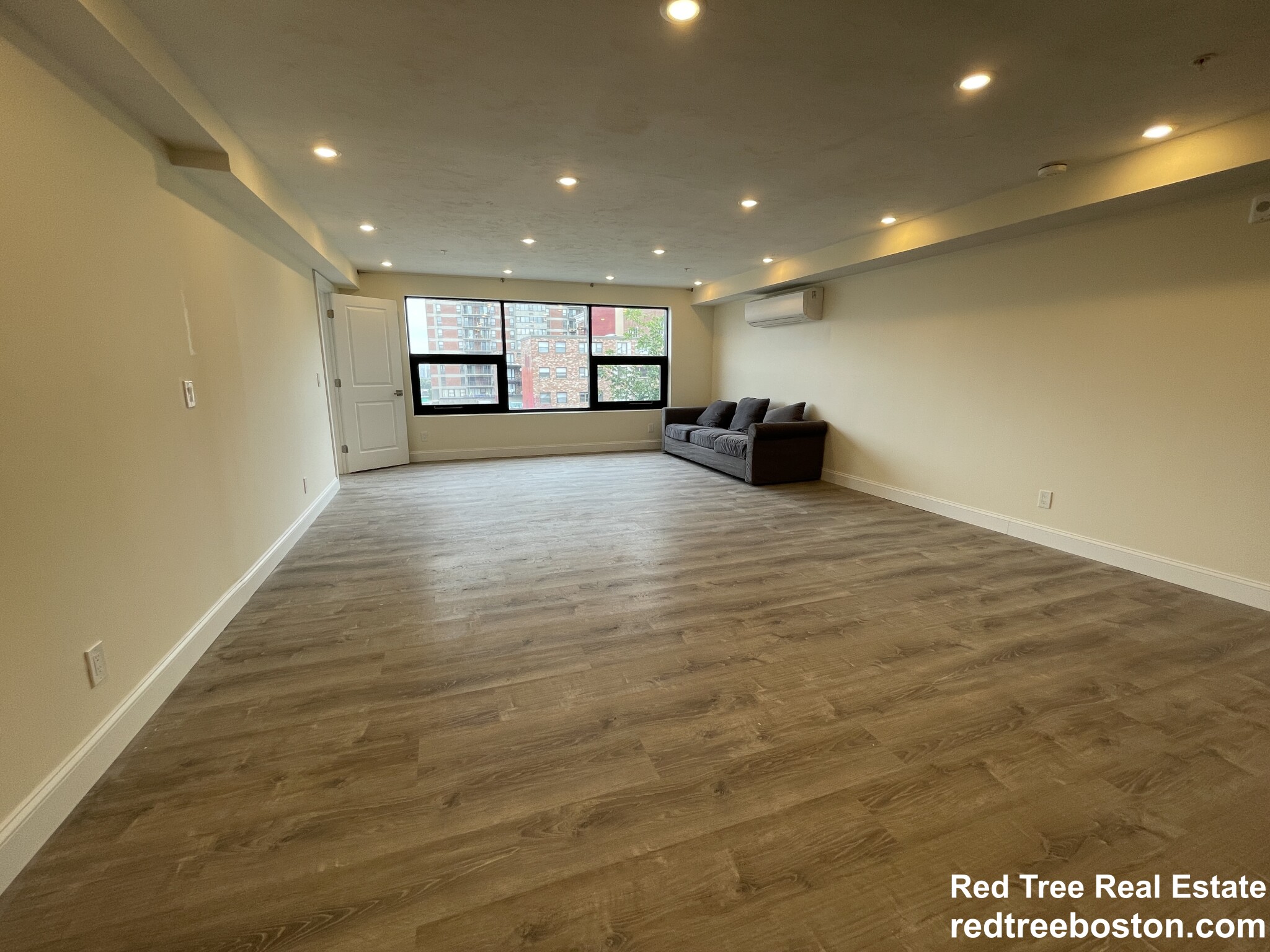 1028 Commonwealth Ave, Boston